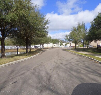 5051 Playpen Dr unit 57, Jacksonville, FL 32210 - photo 2