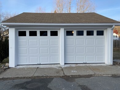 101 Bartholomew St, Peabody, MA 01960 - photo 5