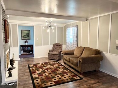 3423 Redbud 4