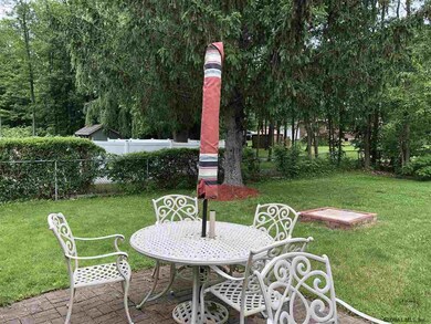 738 Huntingdon Dr, Schenectady, NY 12309 - photo 2