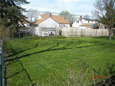 656 Treichler St, North Tonawanda, NY 14120 - photo 3