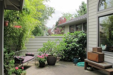 2442 Rockwood Ct, Medford, OR 97504 - photo 3