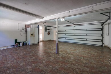 527 W Jasmine Dr, Lake Park, FL 33403 - photo 4