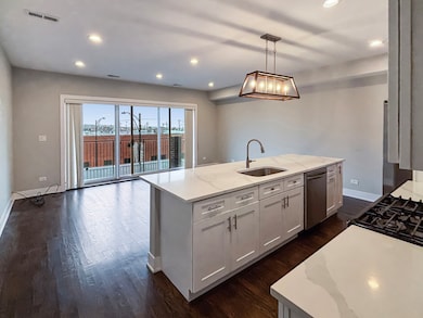 1634 W Cermak Rd unit 3, Chicago, IL 60608 - photo 4