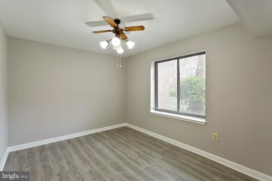 9810 Kingsbridge Dr unit 1, Fairfax, VA 22031 - photo 7