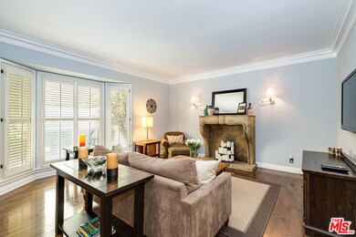 LARGE BAY WINDOW