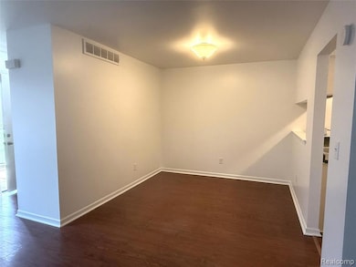 27048 Winchester St, Brownstown Township, MI 48183 - photo 6