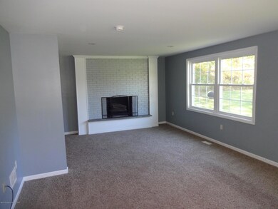 109 Sunset Rd, Roaring Brook Township, PA 18444 - photo 2