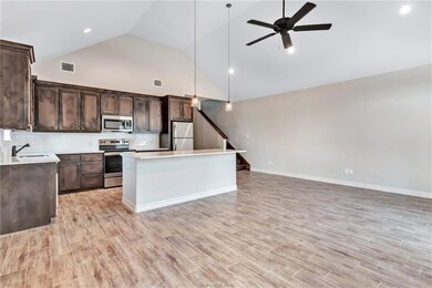 1020 Foster Ave unit A, College Station, TX 77840 - photo 4