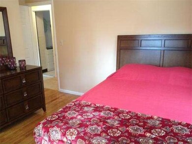 40 Delmore St, Springfield, MA 01109 - photo 7