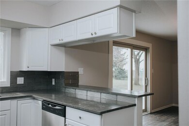932 Ranchel Dr, Des Moines, IA 50320 - photo 5