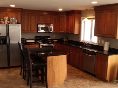 7 Pineo Farms Rd, Seabrook, NH 03874 - photo 2