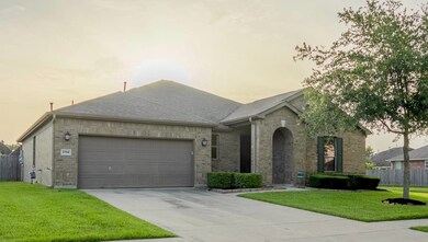 3702 Canterbury Park Dr, Pearland, TX 77584 - photo 2