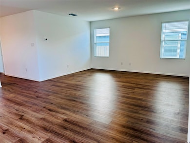 716 Commander Abbott Dr, Jarrell, TX 76537 - photo 3