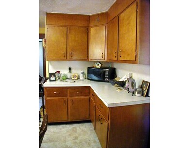 85 Twitchell St, Wellesley, MA 02482 - photo 4