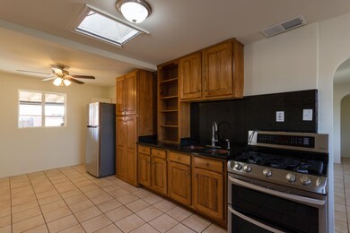 Kitchen (3)-FULL