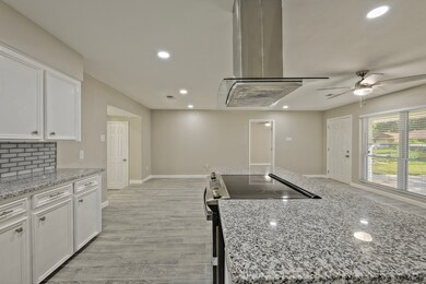 10121 Bretton Dr, Houston, TX 77016 - photo 7