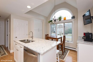 06_228OldeHomesteadDrive_177002_Kitchen_