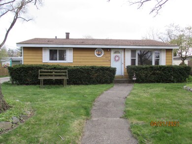 421 Blackhawk Ave, Carpentersville, IL 60110 - photo 2