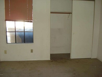Park 2nd bedroom.JPG