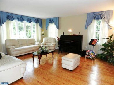 231 Canterbury Dr, Wallingford, PA 19086 - photo 2