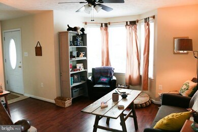 338 Newman St, Strasburg, VA 22657 - photo 4