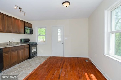 387 Marydell Rd, Baltimore, MD 21229 - photo 6