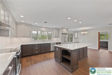 871 Robin Hood Dr, Allentown, PA 18103 - photo 4