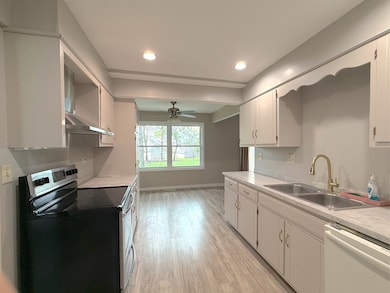 3542 Ronald Rd, Crete, IL 60417 - photo 4