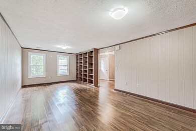 9519 Burning Branch Rd, Burke, VA 22015 - photo 6