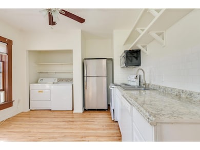 106 S Avenue A unit D, Elgin, TX 78621 - photo 4