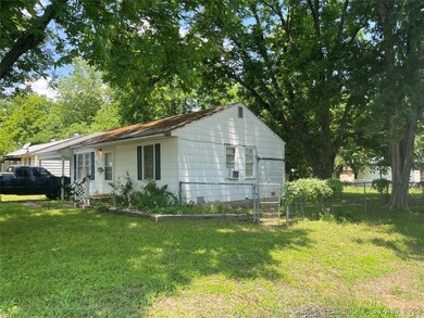 221 12th Ave NE, Ardmore, OK 73401 - photo 2