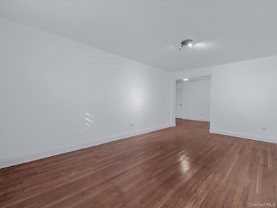 102-55 67th Rd unit 4W, Forest Hills, NY 11375 - photo 5