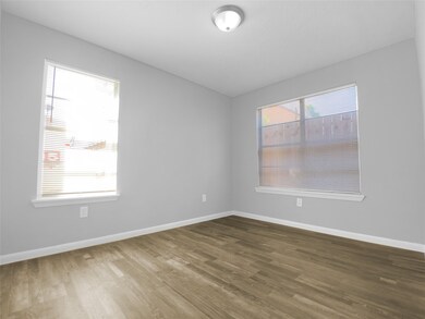 3633 N Macgregor Way unit 14, Houston, TX 77004 - photo 6