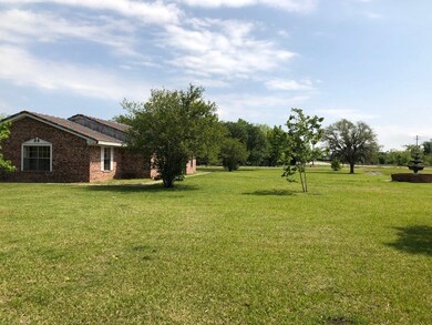 507 E San Bernard St, Brazoria, TX 77422 - photo 5