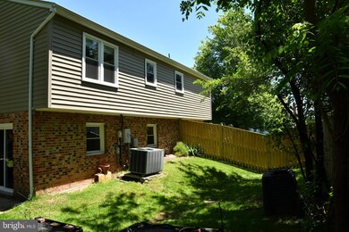 12836 Fantasia Dr, Herndon, VA 20170 - photo 4