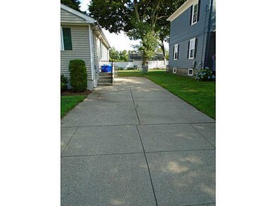 91 Riverview Ave, Pawtucket, RI 02860 - photo 2