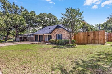 1144 Forest Oaks Ln, Hurst, TX 76053 - photo 2