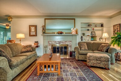 326 N Sycamore St, Marshall, MI 49068 - photo 3