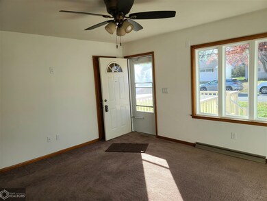 700 E 12th Street Place N, Newton, IA 50208 - photo 3