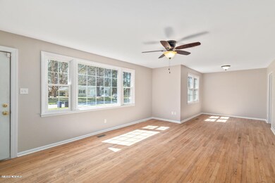 310 Woodhaven Dr, Jacksonville, NC 28540 - photo 5