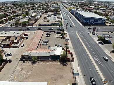 832 Adams Ave, El Centro, CA 92243 - photo 5