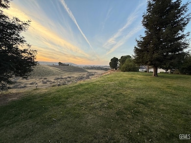 13130 Game Set Way, Bakersfield, CA 93306 - photo 3