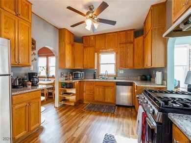 310 E Granger Ave, Des Moines, IA 50315 - photo 7