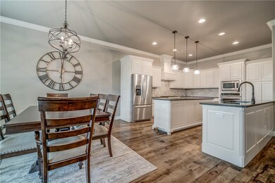 19509 Rambling Creek Dr, Edmond, OK 73012 - photo 6