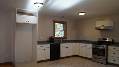 103 2nd Nh Turnpike, Claremont, NH 03743 - photo 6