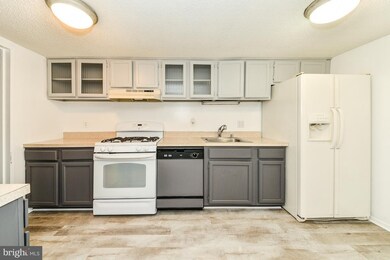 11809 Breton Ct unit 1, Reston, VA 20191 - photo 2