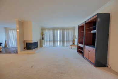 6-Living-Room
