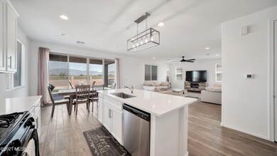 OPEN FLOOR B