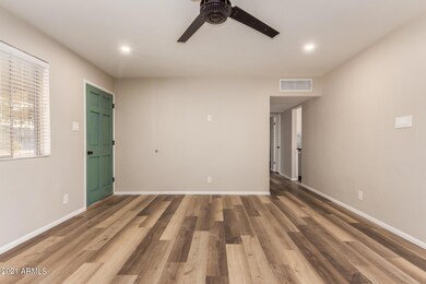 LIVING ROOM 4